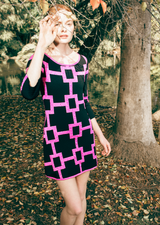 black/metallic magenta (geo)